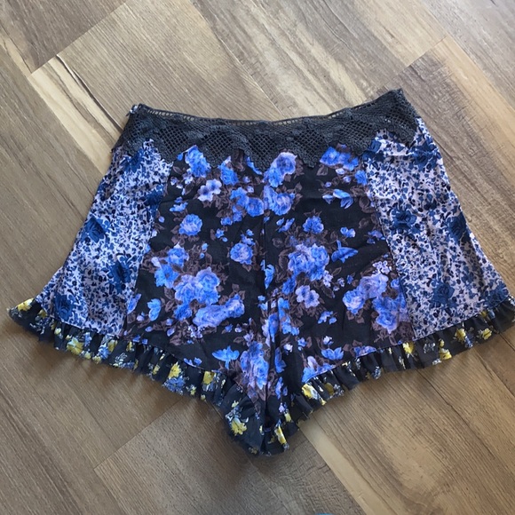 Free People printed shorts size 2 - Picture 6 of 14